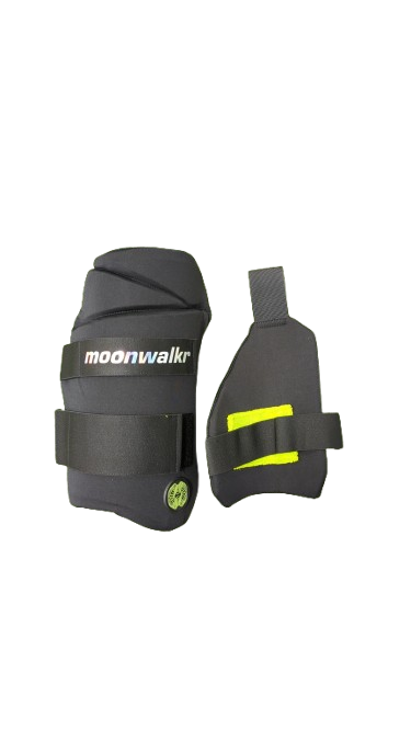 Moonwalker Thigh Guards 2.0 - Black