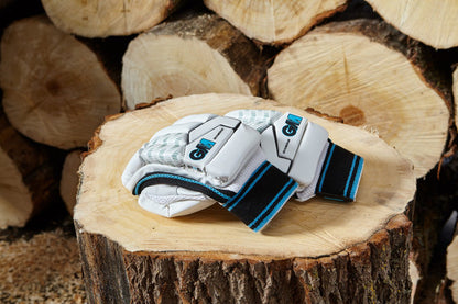 GM Diamond Batting Gloves 2022